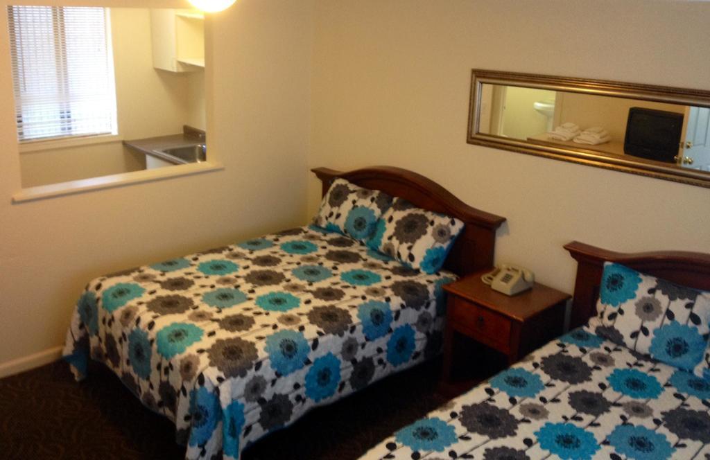 Sun Hill Motel Сиатъл Стая снимка